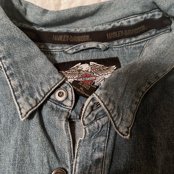 Harley Davidson Denim Button up - Picture 5 of 7